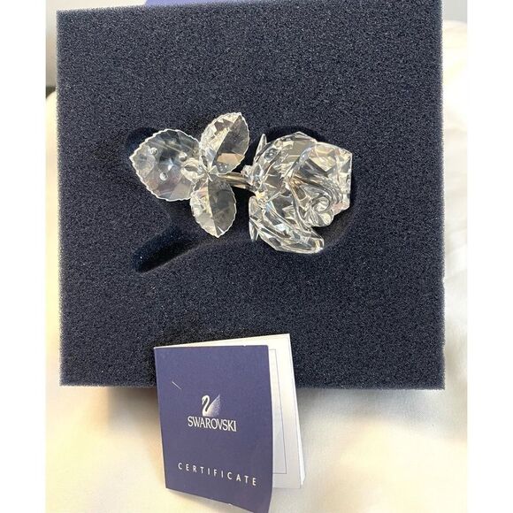 Vintage SWAROVSKI ROSES 890285 NIB Theme In the Secret Garden 6 3/4” X 3 1/8” - Picture 6 of 6